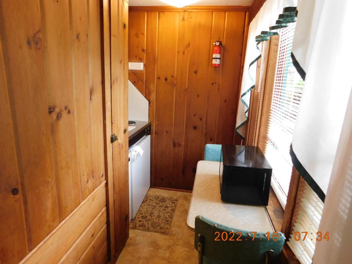 Patio Motor Court Motel Carroll Екстериор снимка