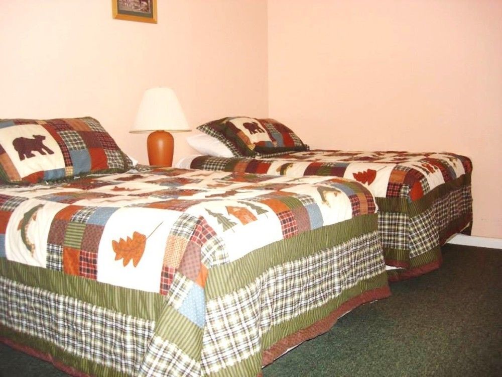 Patio Motor Court Motel Carroll Екстериор снимка